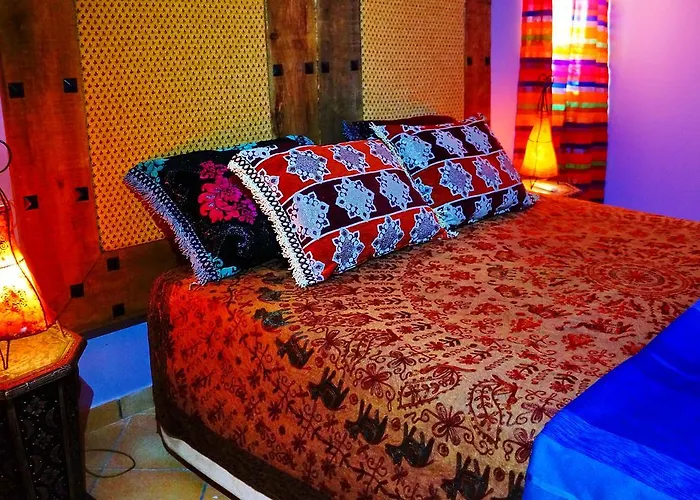 Inn Seventies Cheap & Chic Two