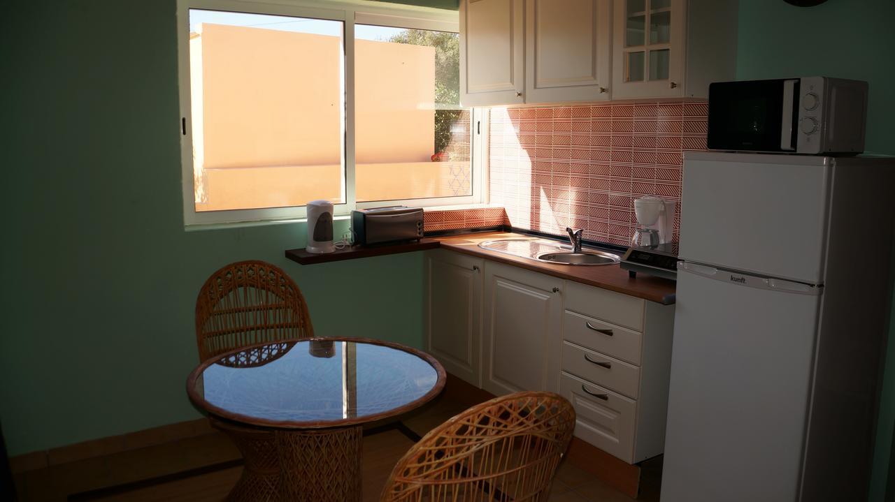 Seventies Cheap & Chic Two 3*